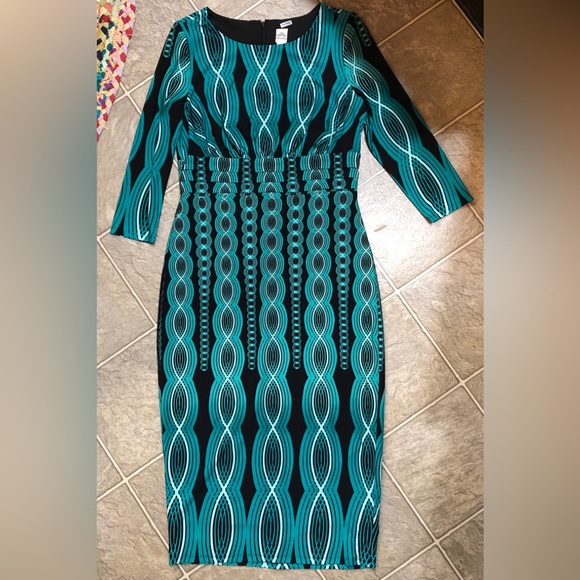 Sangria Dresses & Skirts - EUC Women’s Turquoise Patterned Maxi Dress